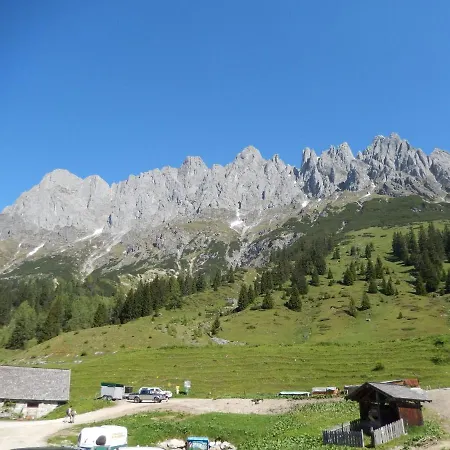 Spacious In Near Ski Area Hochkonig Daire